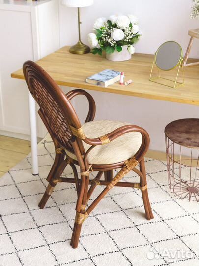 Стулья из ротанга