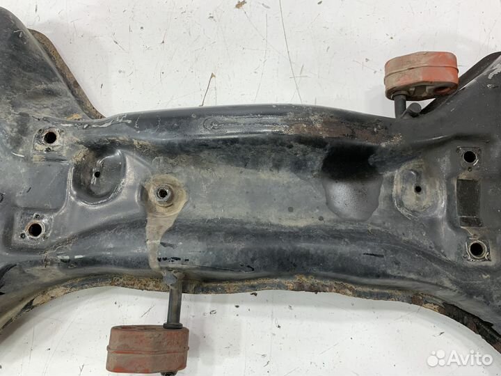 Skoda Fabia 2 подрамник балка передняя