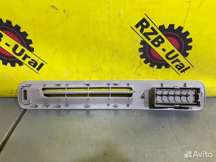 Дефлектор воздушный задний левый Nissan Patrol Y62