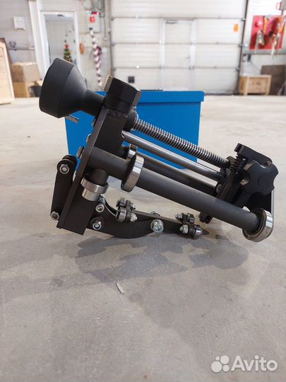 Устройство для снятия оксидного слоя