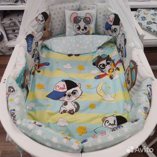 Бортики постелька балдахин одеяло подушка