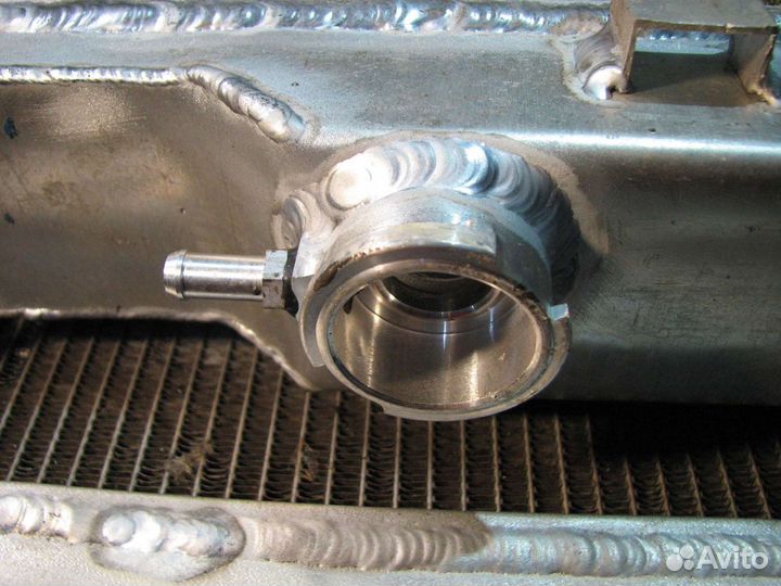 Радиатор на Toyota Land Cruiser, Prado