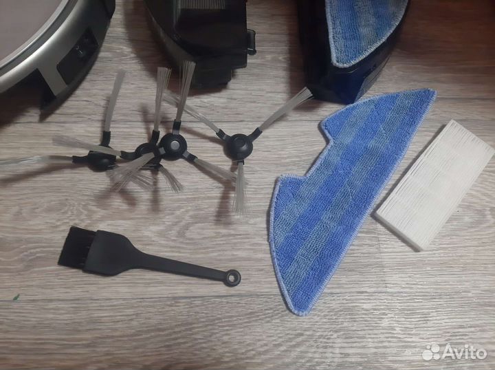 Робот пылесос Redmond RV-R500