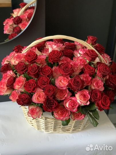 Корзина с розами