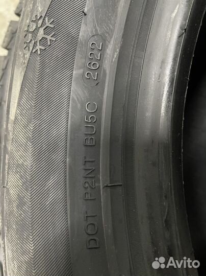 Delinte DV2 215/55 R17 94T
