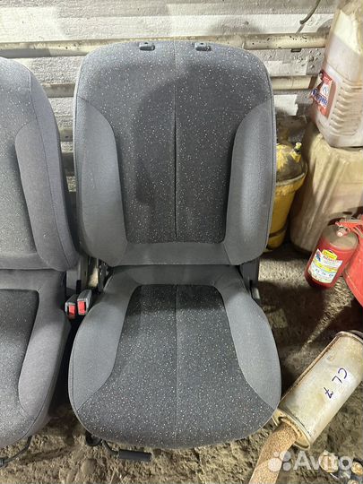 Hyundai accent сиденье переднее левое