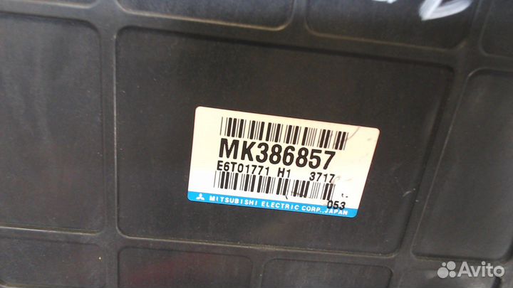 Блок управления двигателем Mitsubishi Pajero / Mon