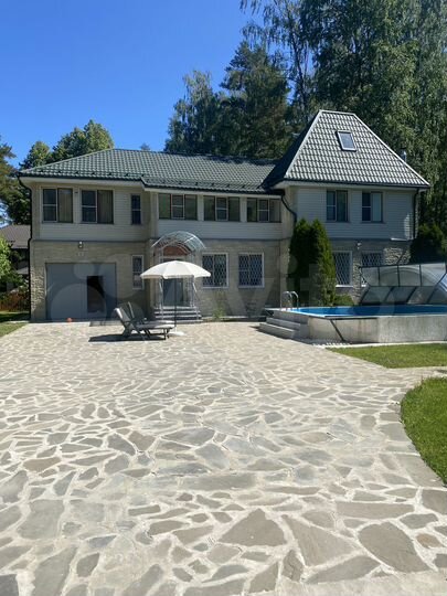 Коттедж 202 м² на участке 16 сот.