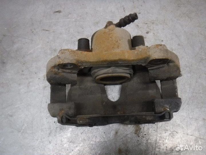 Суппорт передний правый Opel Astra H Z18XER 2008