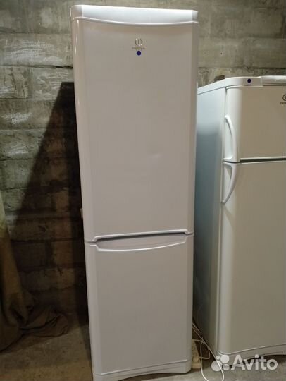 Холодильник бу индезит