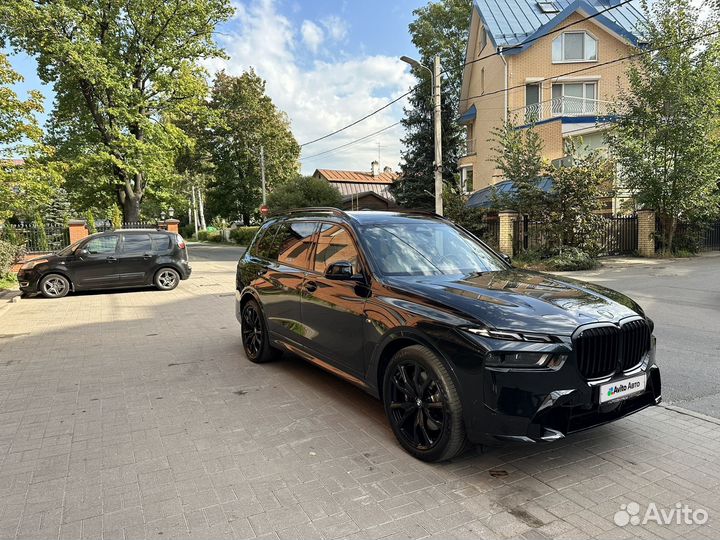 BMW X7 3.0 AT, 2023, 7 000 км