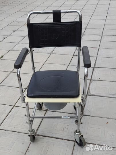 Кресло туалет на колесах