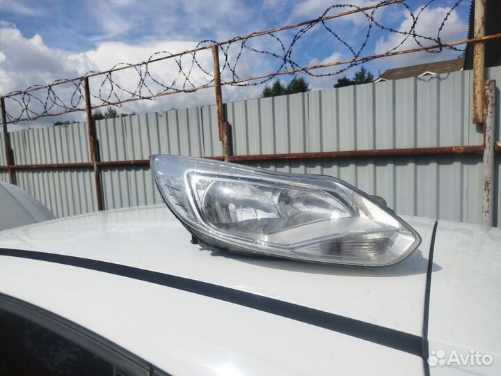 Фара правая ford focus 3