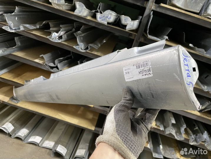 Порог правый Volkswagen Jetta V (Klokkerholm)