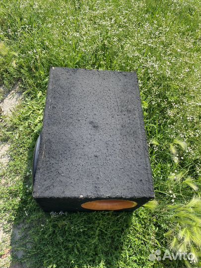 Автомобильный сабвуфер