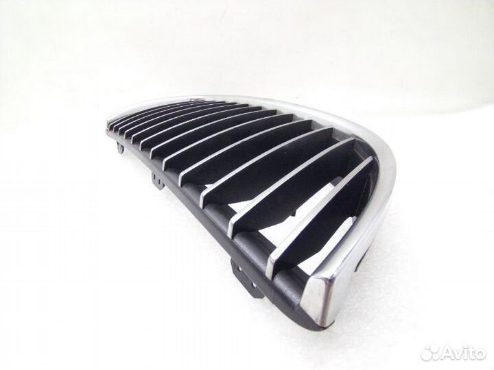 Решетка радиатора передняя правая Bmw 3-Series E90
