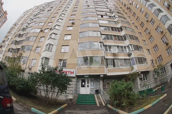 Торговая площадь в продуктовом магазине 15 м²