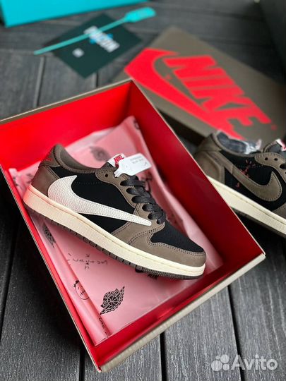 Nike Air Jordan 1 travis Scott (47)