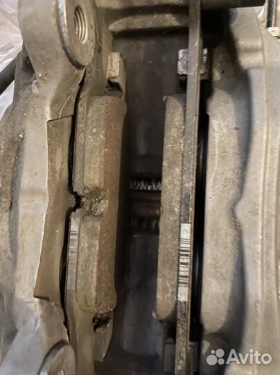 Комплект передних тормозов Audi a4 b9