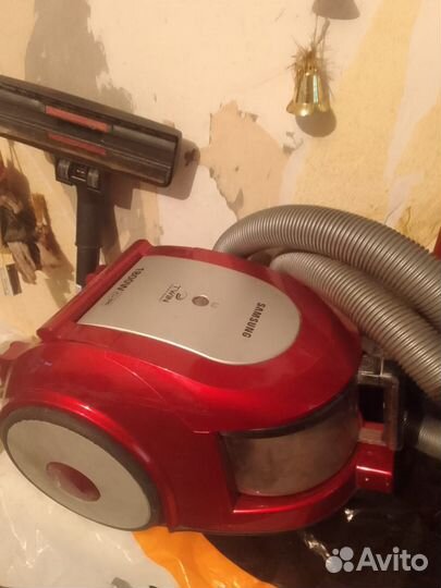 Пылесос samsung 1800 ватт в отличном состоянии