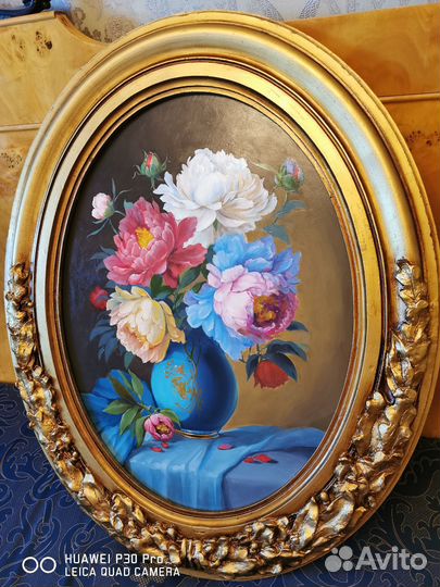 Овальная картина маслом