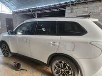 Mitsubishi Outlander 2.4 CVT, 2014, 160 000 км, с пробегом, цена 2 200 000 руб.