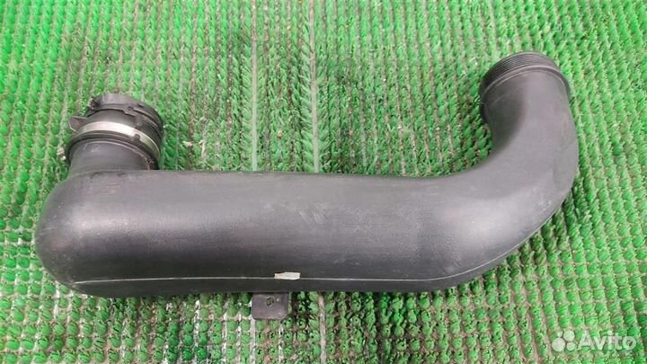 Патрубок воздушного фильтра Land Rover Freelander