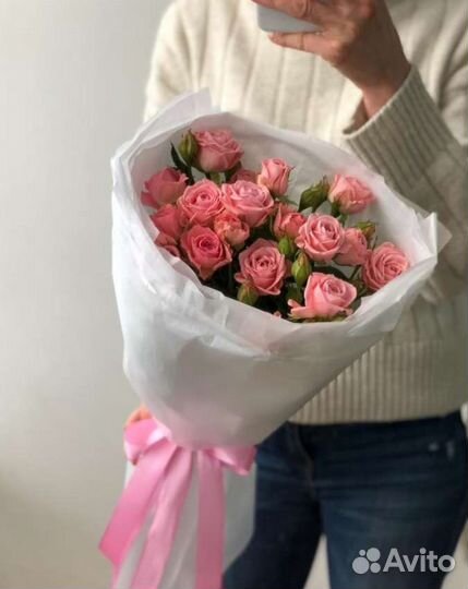 Букет из кустовых роз