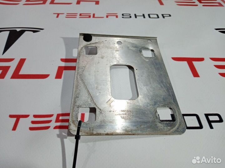 Пластина дистанционная телевизор/усилитель T1.0 мм