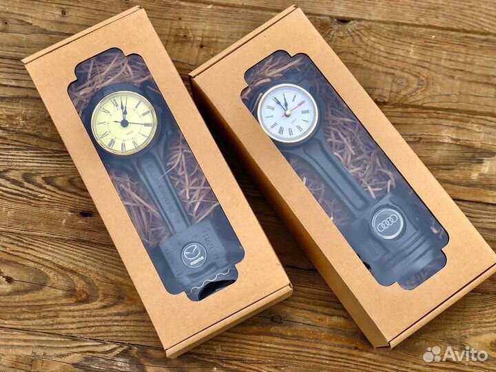 Часы из пршня подарок на День Рождения