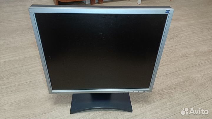 Мониторы 19''