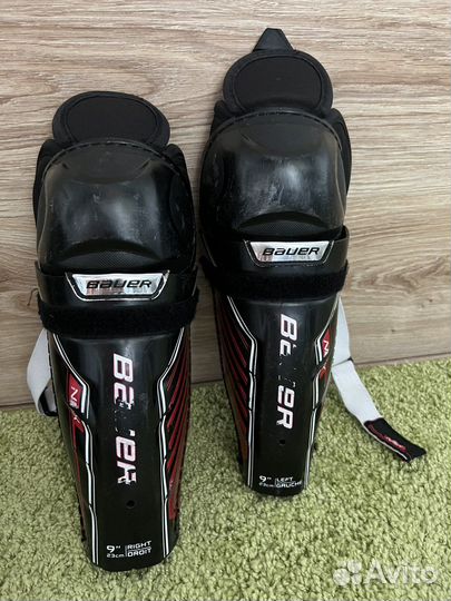 Хоккейные коньки, шорты, щитки
