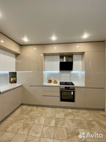 Угловая кухня на заказ. Производство