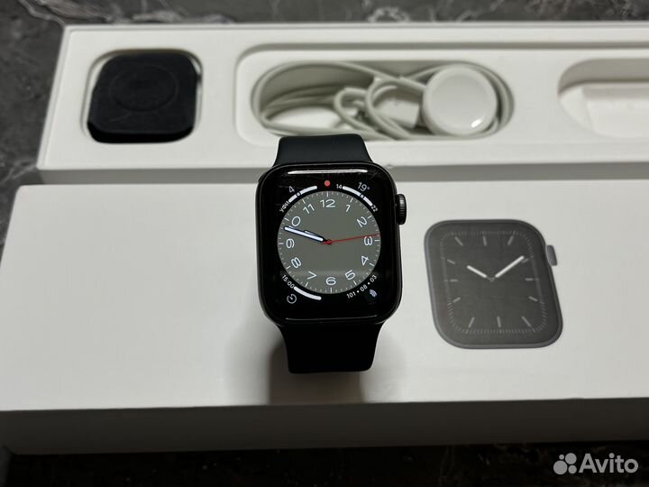 Часы Apple Watch 5 40 mm 83 акб