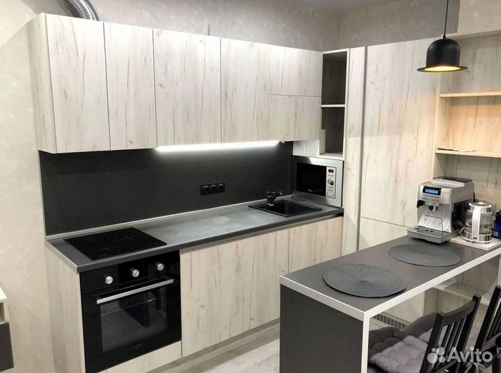 Угловой кухонный гарнитур современный