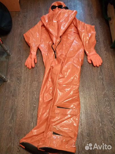 Сухой гидрокостюм