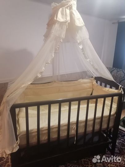 Детская кроватка