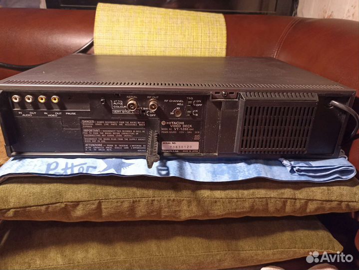 Видеомагнитофон Hitachi