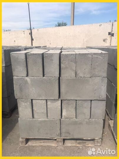 Керамзитобетонный блок полнотелый