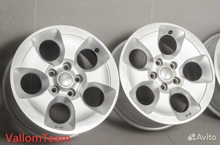 Лот UP29170881 Оригинальные 18-е диски jeep