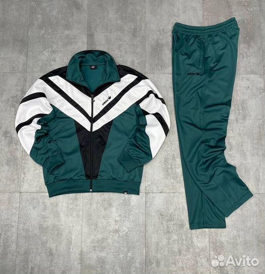 Спортивный костюм Adidas в стиле ретро из 90х