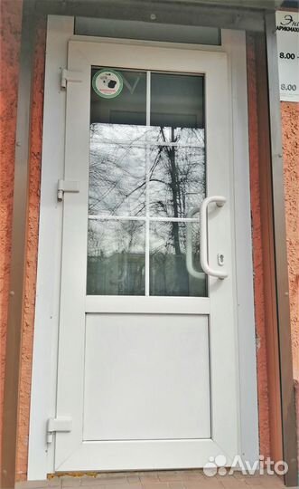 Дверь из пвх входная