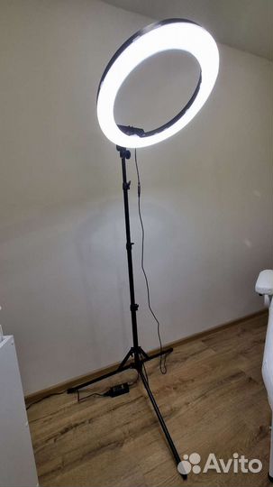 Кольцевая лампа 48