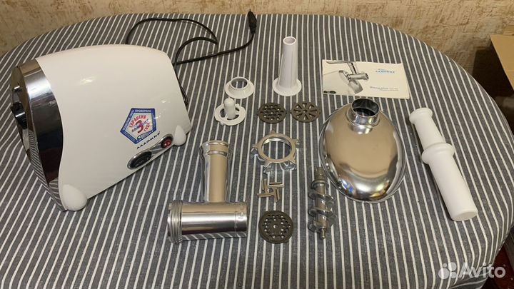 Электрическая мясорубка Ладомир