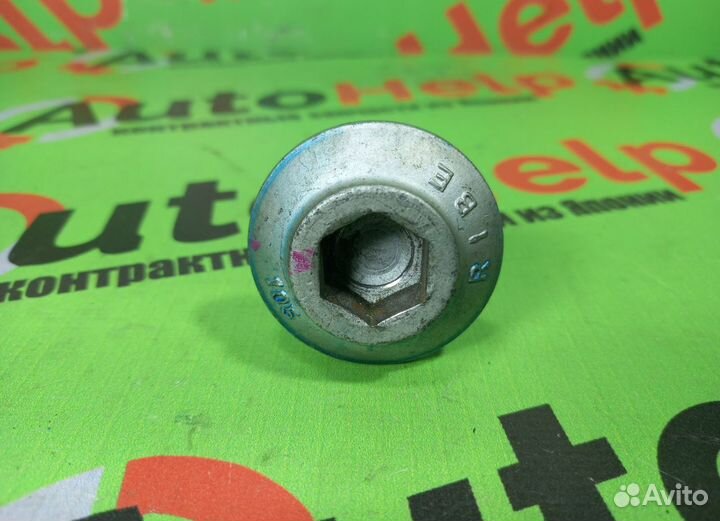 Болт шкива коленвала mercedes 112.910