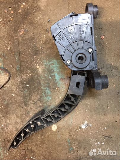 Хундай Солярис электронная педаль газа