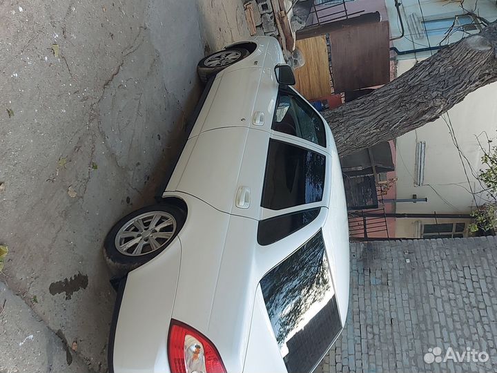 Капот приори