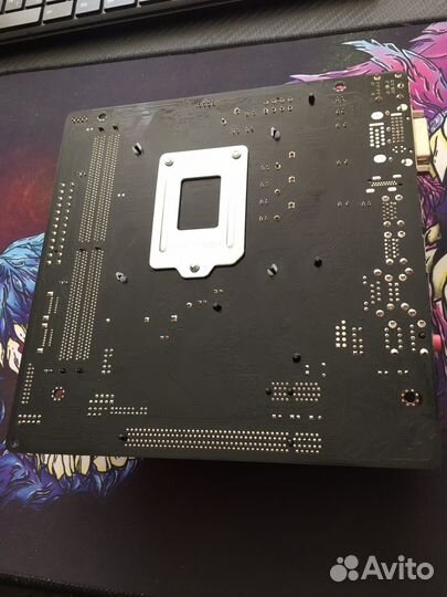 Материнская плата lga 1151 с процессором и памятью