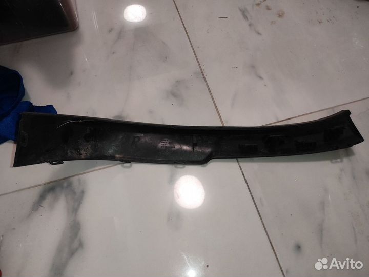 Накладка бампера задняя правая Jeep Cherokee KL