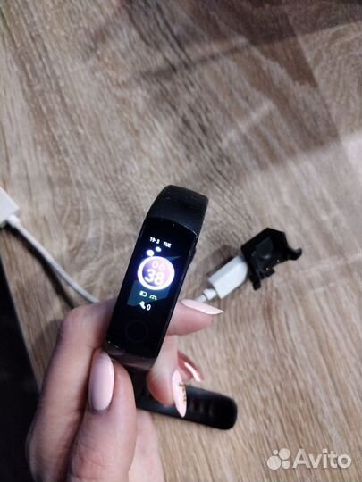 Фитнес браслет honor band 5